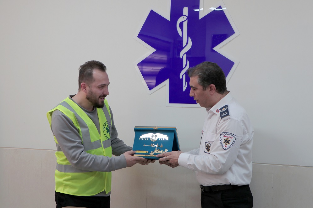 معرفی اولین سفیر افتخاری اورژانس پیش‌بیمارستانی استان اصفهان